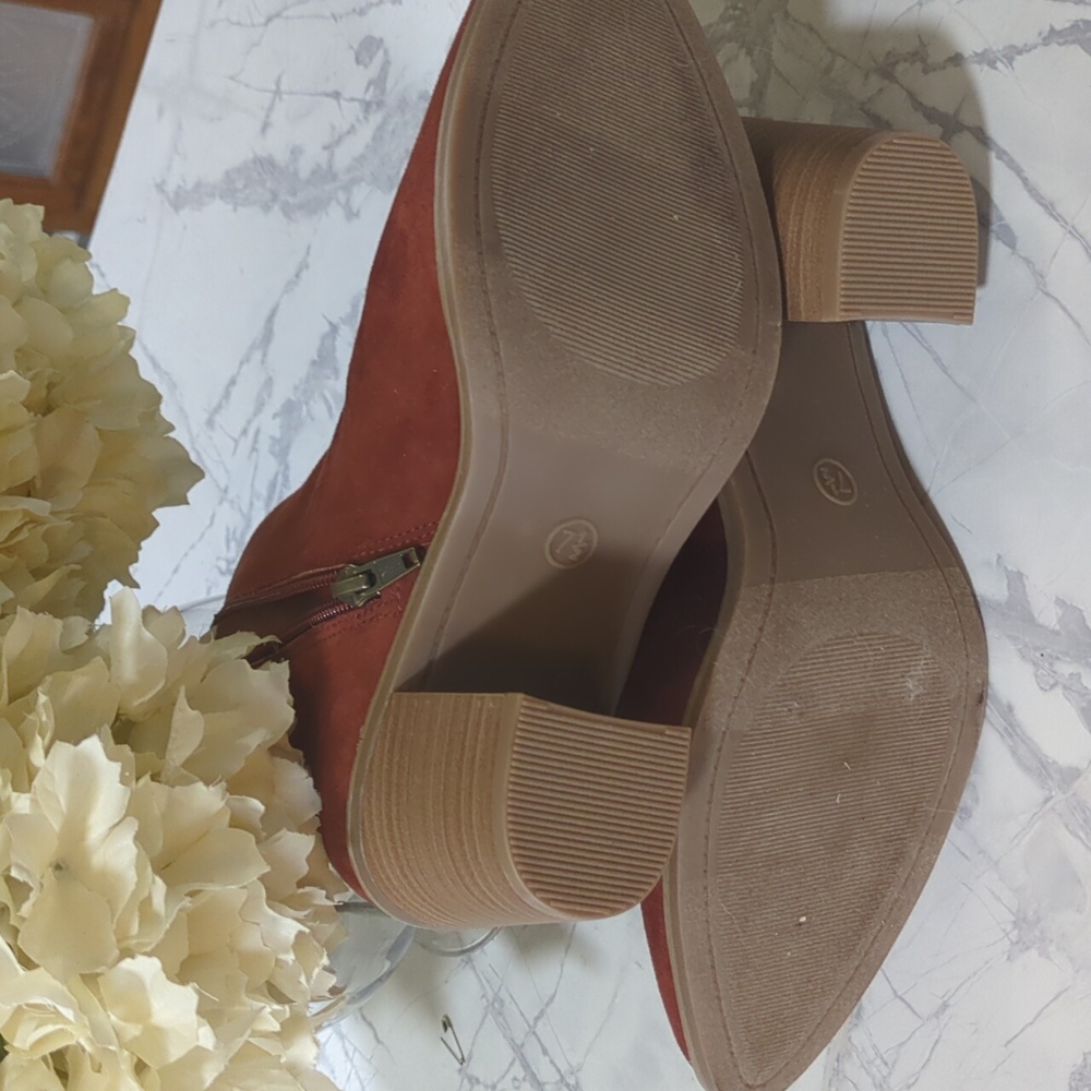 Chic Rust Ankle Booties - Picture 3 of 4